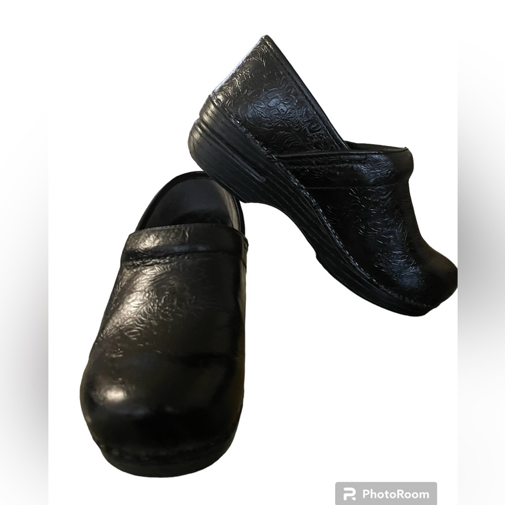 Dansko Black Leather Clogs Cliffs Size 6